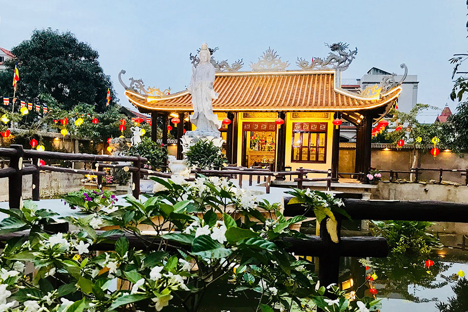 ngói âm dương lợp đình chùa