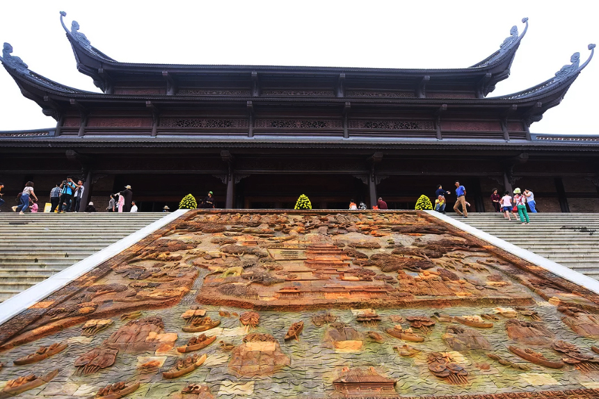 Chua Tam Chuc - Tam Chuc pagoda temple Viet Nam