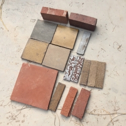 gach lat nen op tuong gia co Bat Trang