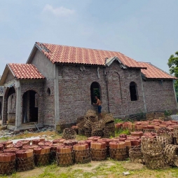 Thi công ngói Mediteriano biệt thự anh Tuấn Anh tại Lương Sơn Hoà Bình