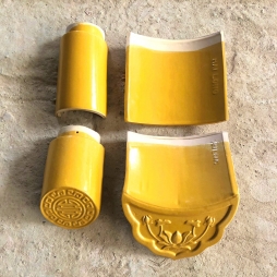 ngói âm dương màu vàng