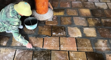 gạch lát phòng thờ