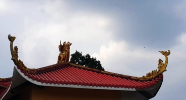 Ngói âm dương tráng men lợp đình chùa