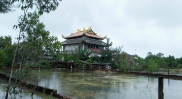 Chua Xuan Lu lop ngoi am duong Hai Long Tiles