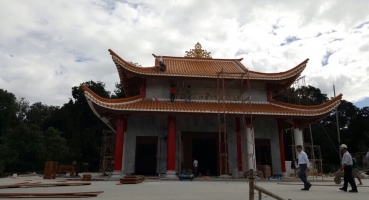 Ngói âm dương vàng Hổ phách tại Miếu Bà tại Đồng Nai hinh 1