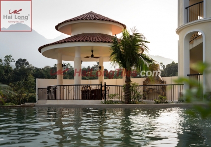 Ngói Địa Trung Hải tone đỏ đậm ứng dụng biệt thự phong cách Địa Trung Hải 01