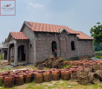 Thi công ngói Mediteriano biệt thự anh Tuấn Anh tại Lương Sơn Hoà Bình